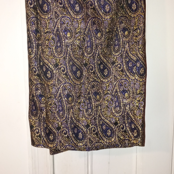 BEAUTIFUL SKIRT SUIT - Picture 6 of 10